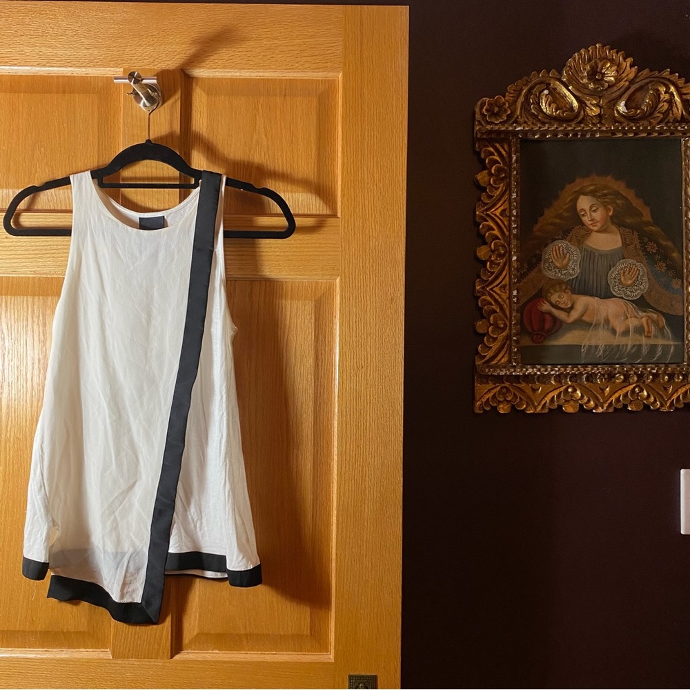 DOLAN flowy wrap tanktop with black border